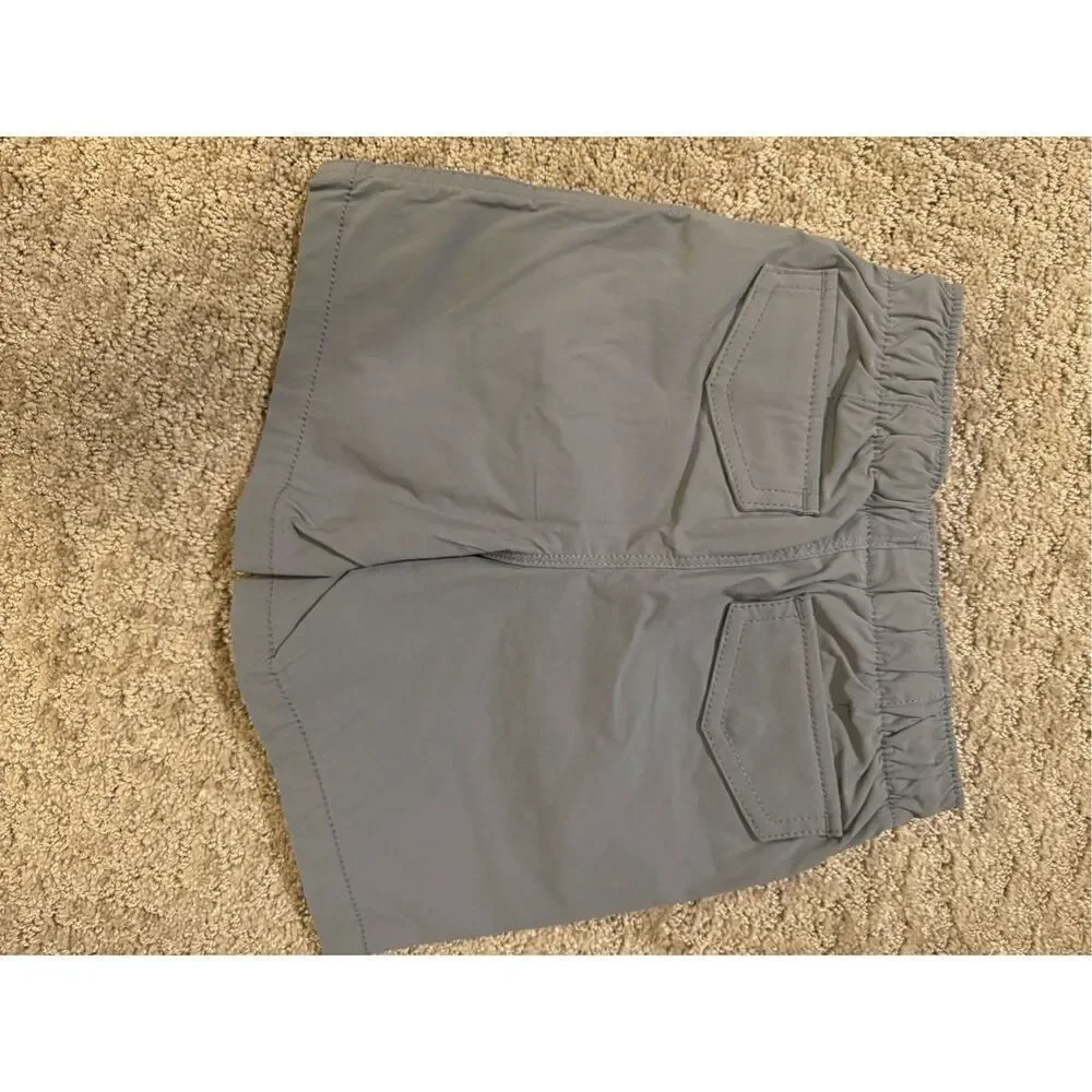 Gap boys 3T hybrid shorts with QuickDry in cool grey. New without tags